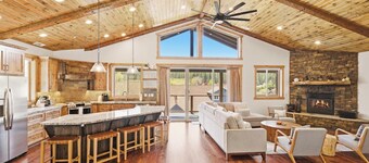 Five Little Bears: Located in Moonridge Near Skiing, Golfing, Hiking, & Zoo! Views! HOT TUB! Shuffleboard & Foosball Tables!