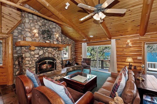 Cali Bear Lakefront  by Destination Big Bear : Log Cabin Lakefront in Boulder Bay! Panoramic Lake Views!