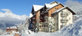 Renovated 2-Room Apartment for 4, Prime Location in Modane near Slopes and Shops