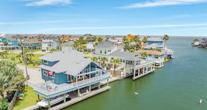 Jamaica Beach Waterfront | Heated Pool & Spa | Bayfront | Kayaks & Paddle Boards | Huge Deck | Grill