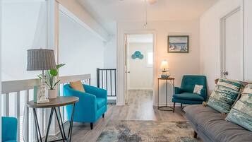 TV, tavolo da ping pong