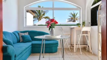 Fernseher, Kamin, DVD-Player, Stereoanlage