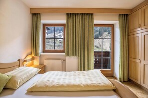 2 dormitorios, tabla de planchar con plancha, wifi gratis y ropa de cama