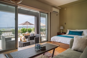 Family Room, Non Smoking (101-GRANDE)