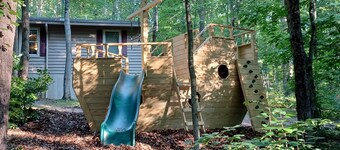 Cozy Cabin in the Woods, with a wood FIREPLACE, hiking, outdoor KIDS PLAY SET!