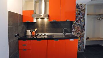 Appartamento, 1 camera da letto | Angolo cottura privato | Frigorifero, microonde, piano cottura, pentole/stoviglie/utensili