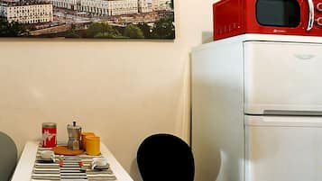 Appartamento, 1 camera da letto | Pasti in camera