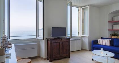 Il Mare di Camogli da un oblò