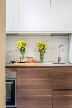Apartment, 2 Bedrooms | Private kitchenette