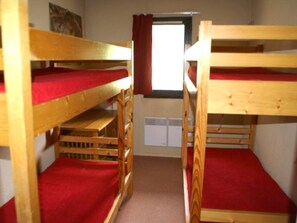 2 bedrooms - 2-room ski-in with balcony, pets allowed (Les Adrets-Prapoutel)