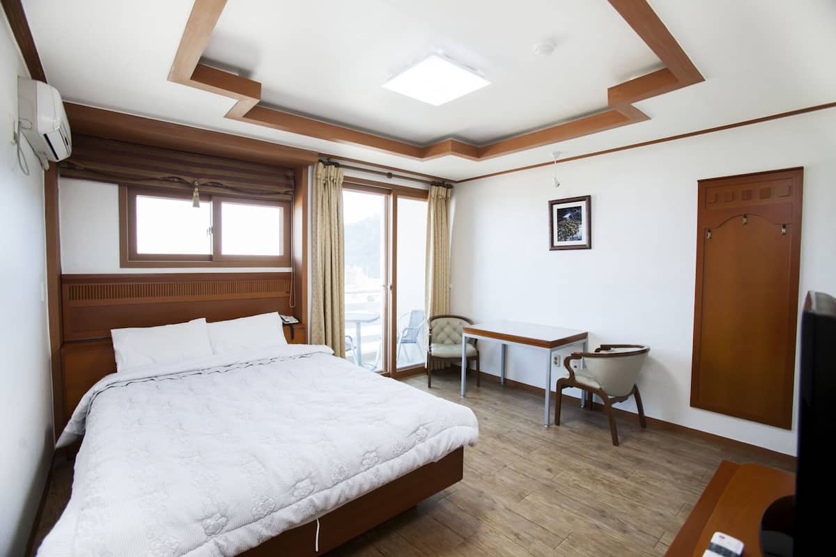 Habitación doble estándar, vista al océano | 1 habitación, cortinas blackout, wifi gratis y ropa de cama