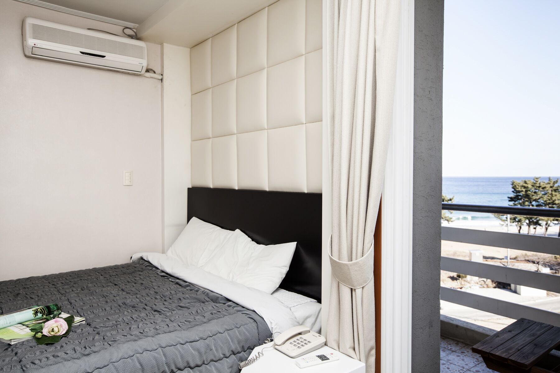 Standard-Doppelzimmer, Meerblick | Verdunkelungsvorhänge, kostenloses WLAN, Bettwäsche