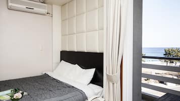 Standard-Doppelzimmer, Meerblick | Verdunkelungsvorhänge, kostenloses WLAN, Bettwäsche