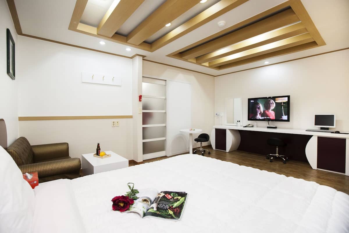 Habitación doble superior, vista al mar | 1 habitación, cortinas blackout, wifi gratis y ropa de cama