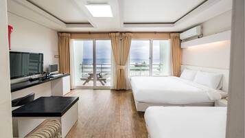 Habitació amb dos llits individuals superior, vistes a l'oceà | 1 dormitori, cortines opaques, wifi gratuïta i roba de llit