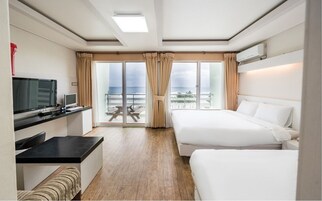 高级双床房, 海洋景观 | 遮光窗帘、免费 WiFi、床单