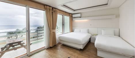 Superior Twin Room, Ocean View | 1 bedroom, blackout drapes, free WiFi, bed sheets