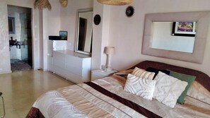 2 chambres, fer et planche à repasser, lit parapluie, Wi-Fi gratuit