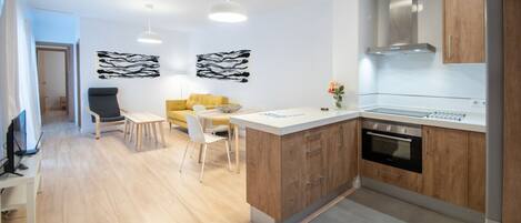 Microwave, oven, dishwasher, coffee/tea maker