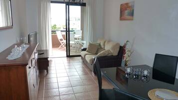 Family Apartment, 2 Bedrooms | Living room