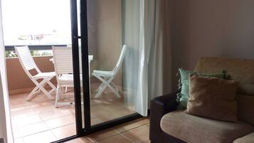 Apartamento família, 2 quartos | Sala de estar