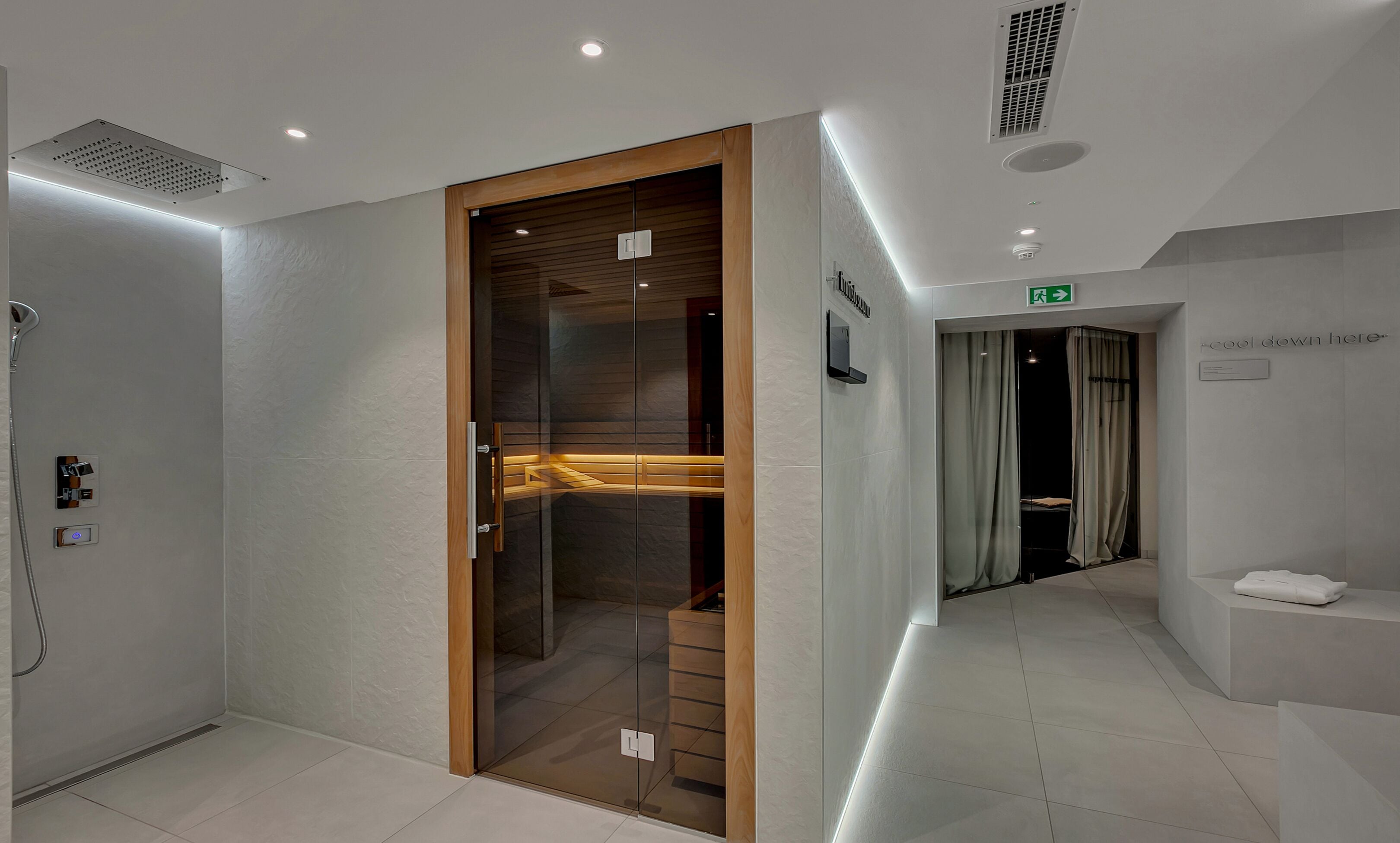 body treatments, 1 treatment room