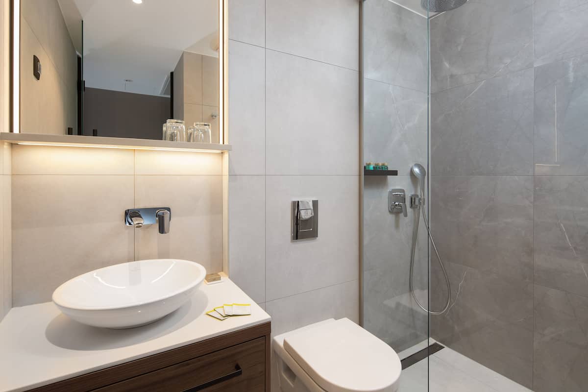 shower, free toiletries, hair dryer, bathrobes