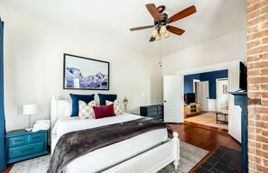 4 bedrooms, iron/ironing board, free WiFi, bed sheets