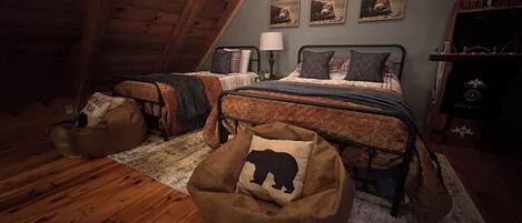 2 عدّة غرف نوم وواي فاي مجانًا وملاءات أسرّة