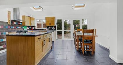 Heathrow Living St Annes Svcs Hse 5 BDRM