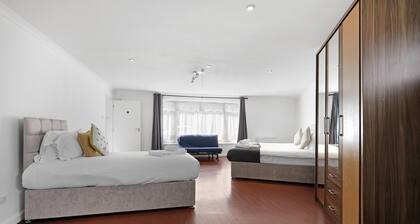 Heathrow Living St Annes Svcs Hse 5 BDRM