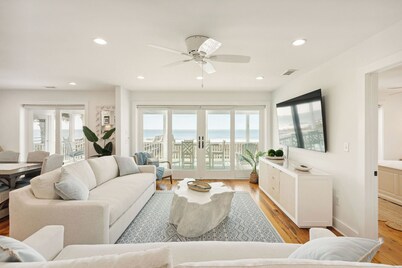 East Arctic Avenue 0603 - Sunshine By The Sea