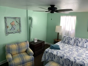 1 bedroom, WiFi, bed sheets - Beach Side Studio #1 - Pet Friendly, WiFi, Off-Street Parking, Large Smart TV (Norfolk)