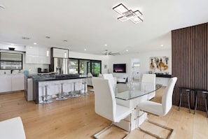 Dining - Sunset Dock Pet-Friendly & Steps to Beach (Naples)