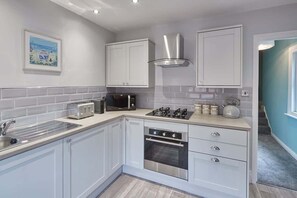 Fridge, microwave, oven, stovetop - Host & Stay | Fly Away at Ruby (Saltburn-by-the-Sea)