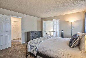 3 bedrooms, desk, iron/ironing board, WiFi