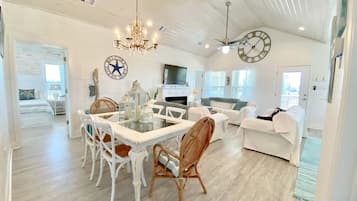 House, 3 Bedrooms | Dining