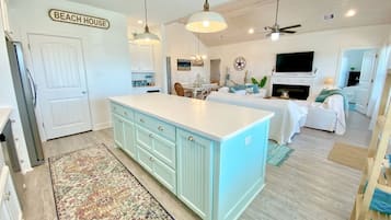 House, 3 Bedrooms | Private kitchen | Fridge, coffee/tea maker
