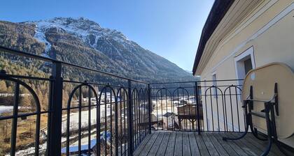 Holiday apartment Lavin for 1 - 5 persons with 3 bedrooms - Holiday apartment in one or multi-family