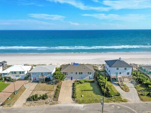 On the beach - ALL'S WELL at this Beautiful, Ocean-Front Oasis! (North Topsail Beach)