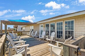 Terrace/patio - ALL'S WELL at this Beautiful, Ocean-Front Oasis! (North Topsail Beach)