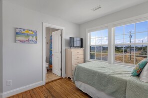 4 عدّة غرف نوم ومكواة/لوح كي وسرير سفر وواي فاي مجانًا