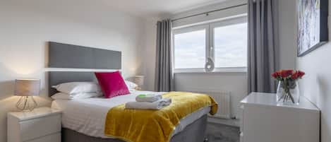 1 bedroom, WiFi, bed sheets