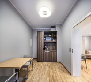 Mini-fridge, microwave, espresso maker, coffee/tea maker - CityWorld (Heidelberg)