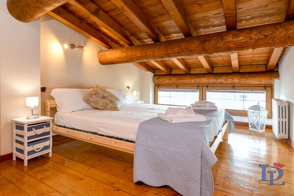 Exclusive-Villa, eigener Pool | 4 Schlafzimmer, Daunenbettdecken, Zimmersafe, Schreibtisch