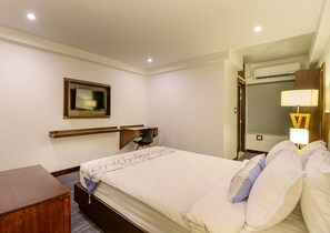 Free minibar items, in-room safe, desk, soundproofing