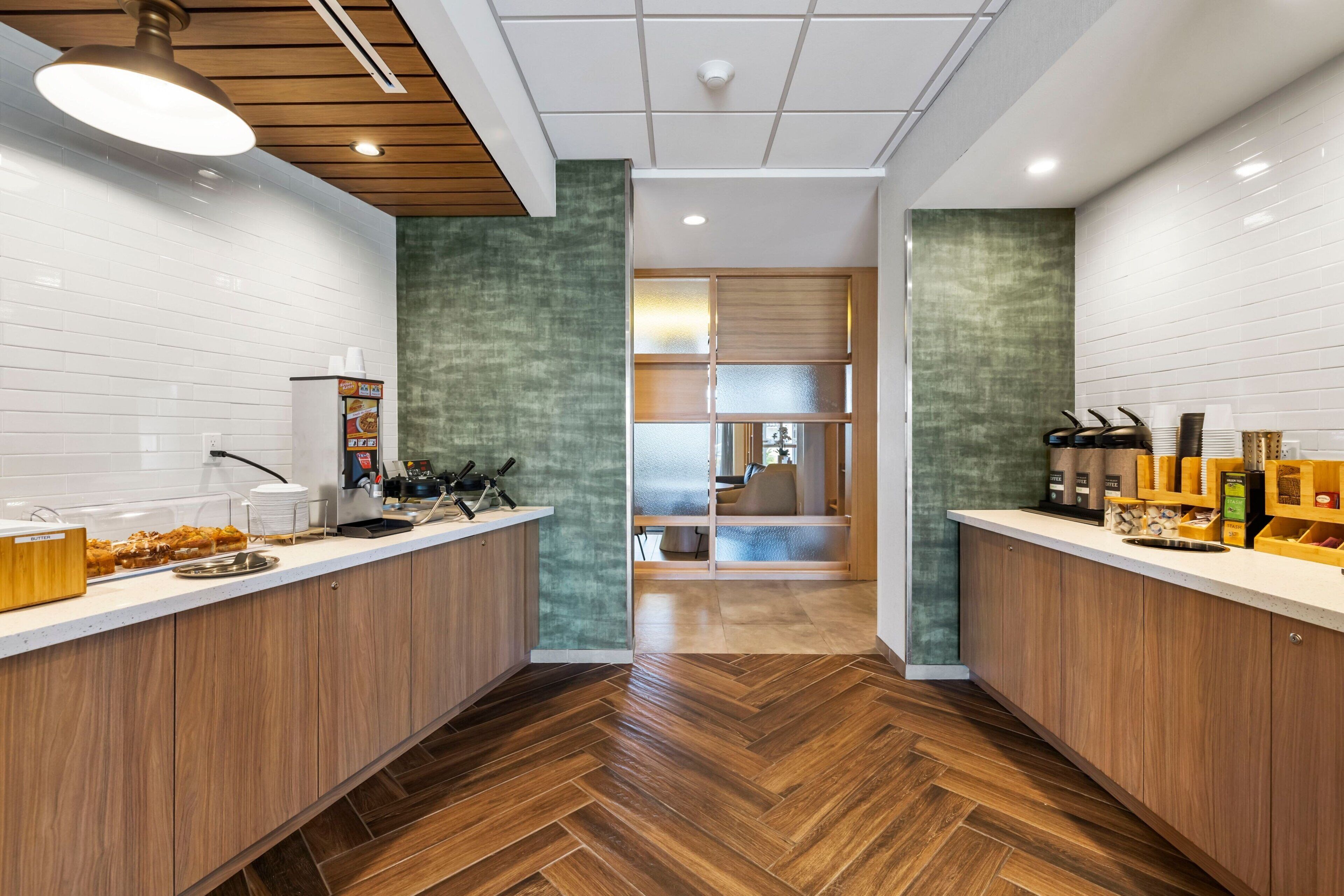 free daily continental breakfast