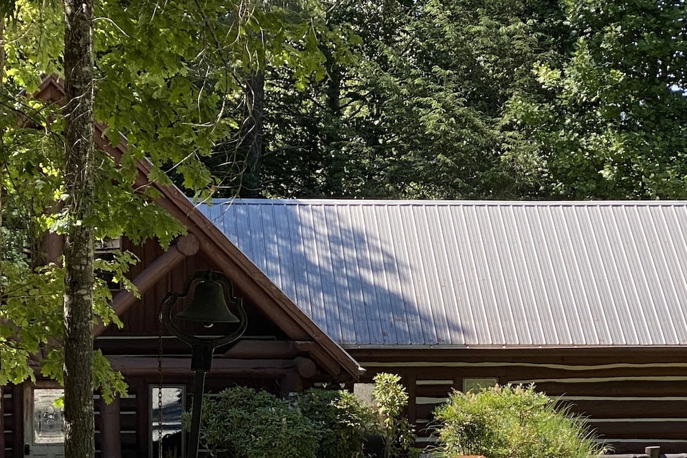 Log Cabin On The Rocks