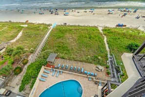 Pool - Wow! Gorgeous end condo w/panoramic ocean views, 2 master suites, large pool, spacious balcony (North Myrtle Beach)