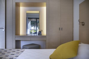 Kamar Keluarga (with Sliding door) | Wi-Fi gratis dan seprai linen